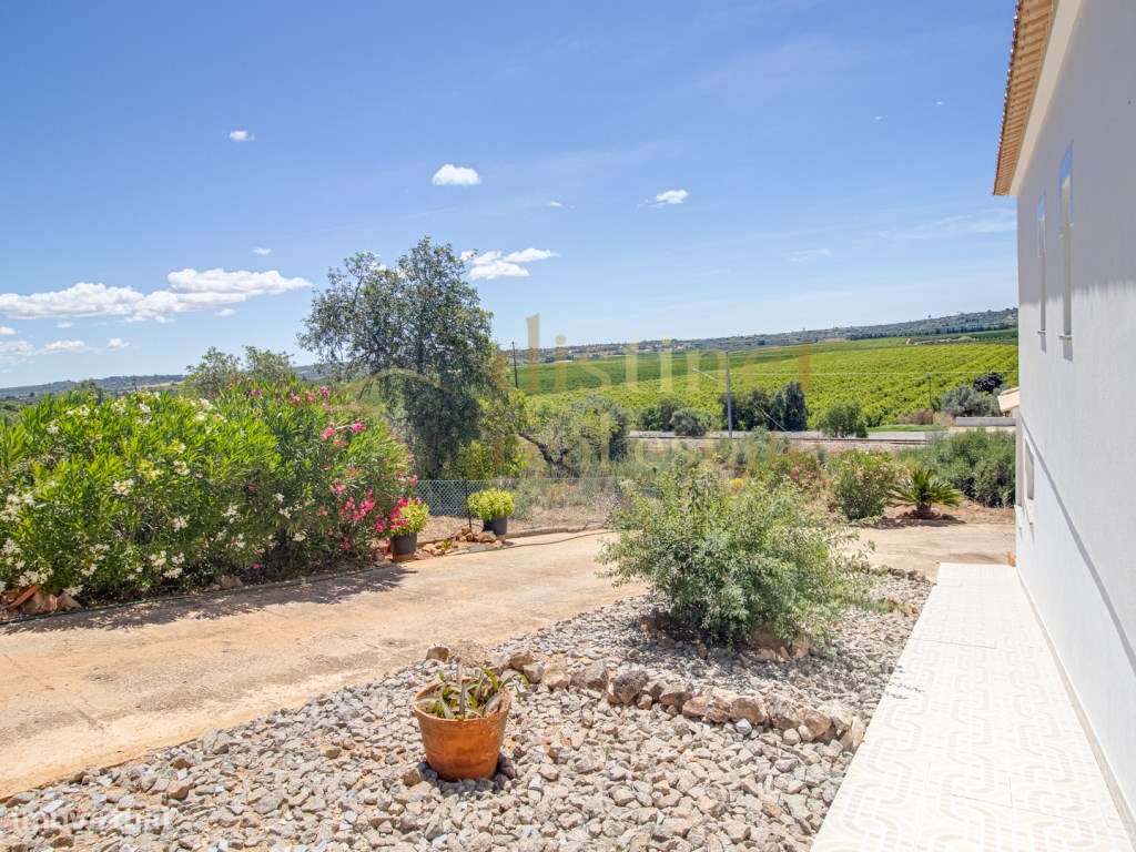 Moradia com 2 quartos e boas vistas-21