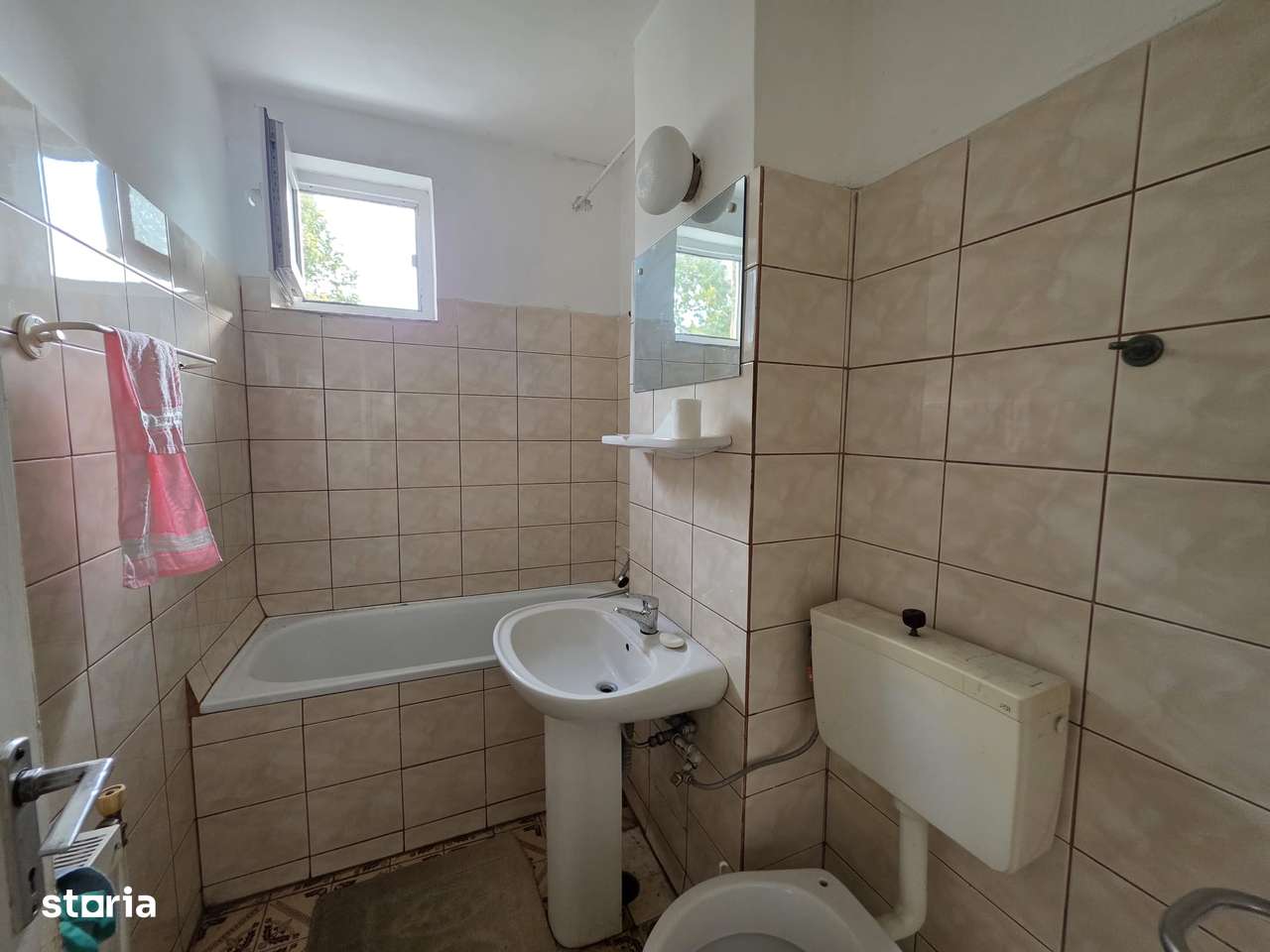 Apartament 3 camere decomandat suprafata 73mp–Deva, str. Progresului-13