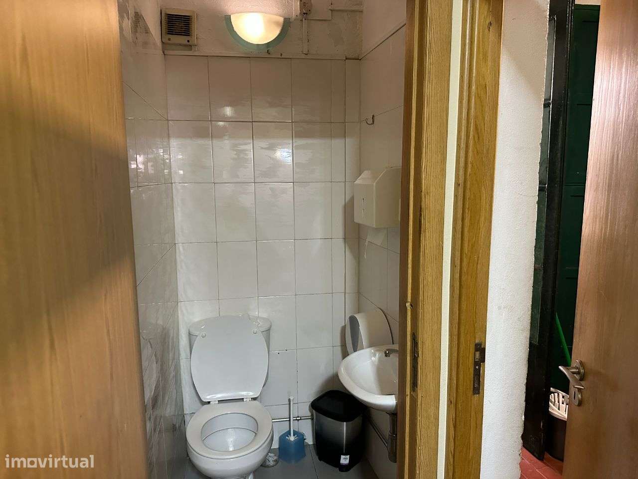 Prédio de 3 pisos para remodelação no centro histórico do Porto-5