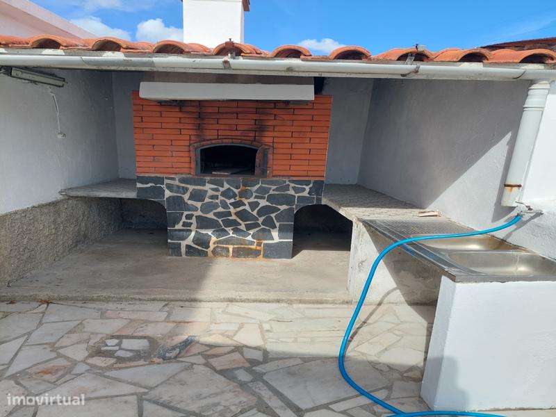 Excelente Quintinha em Lote de 1960 m2, com construção de 300 m2-44