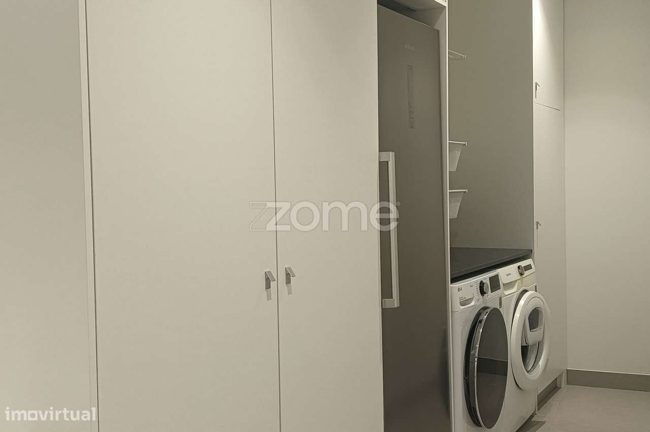 Moradia Térrea Semi- nova com piscina - Grande imagem: 4/37