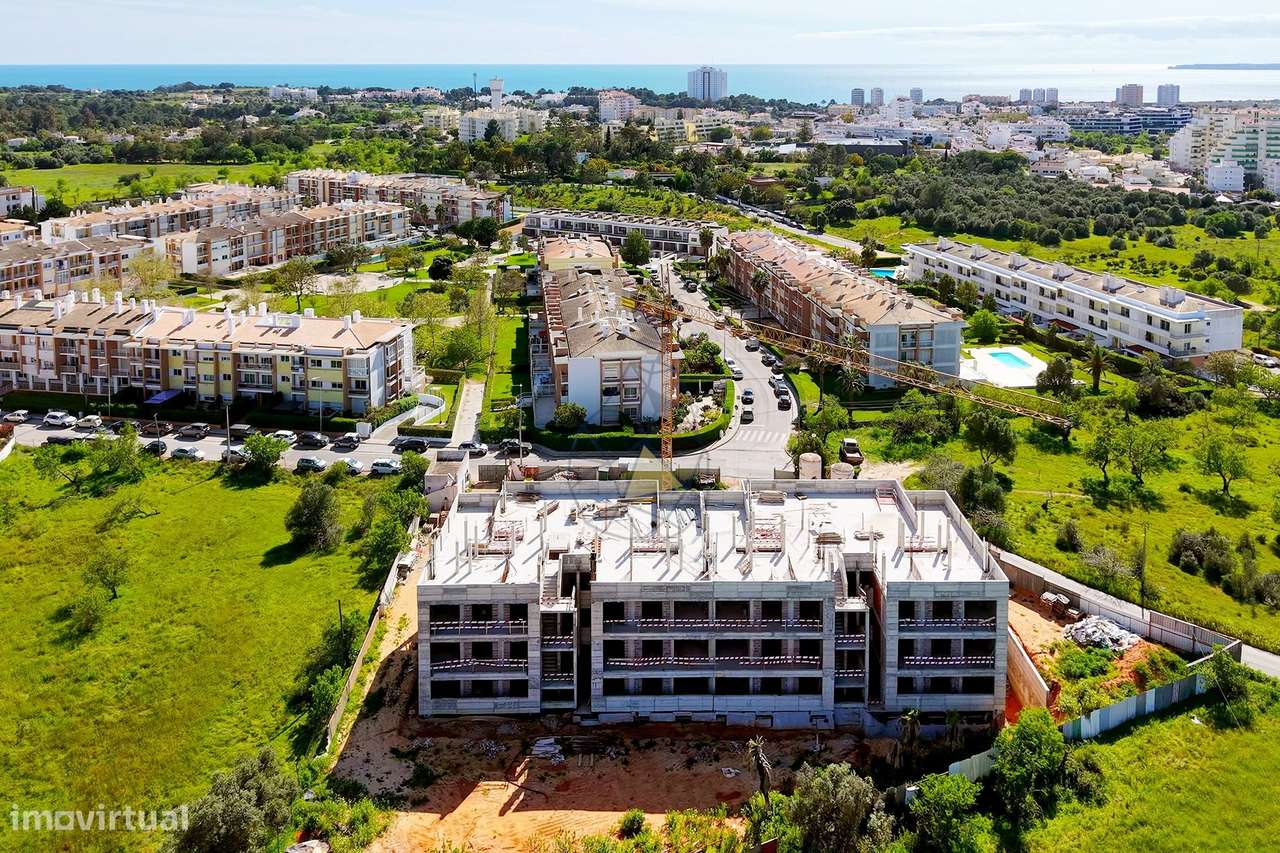 Edifício em construção com apartamentos tipologia T2 e T3 com piscina - Grande imagem: 5/43