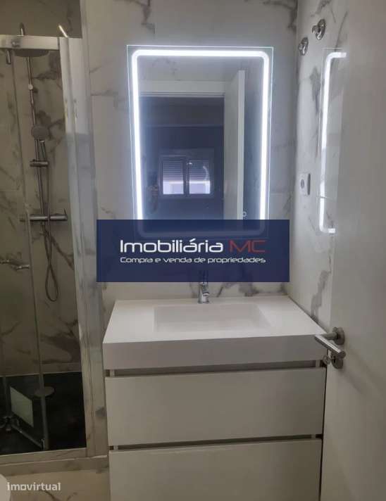 Apartamento T2 Remodelado junto a Loja do Cidadão do Porto-8