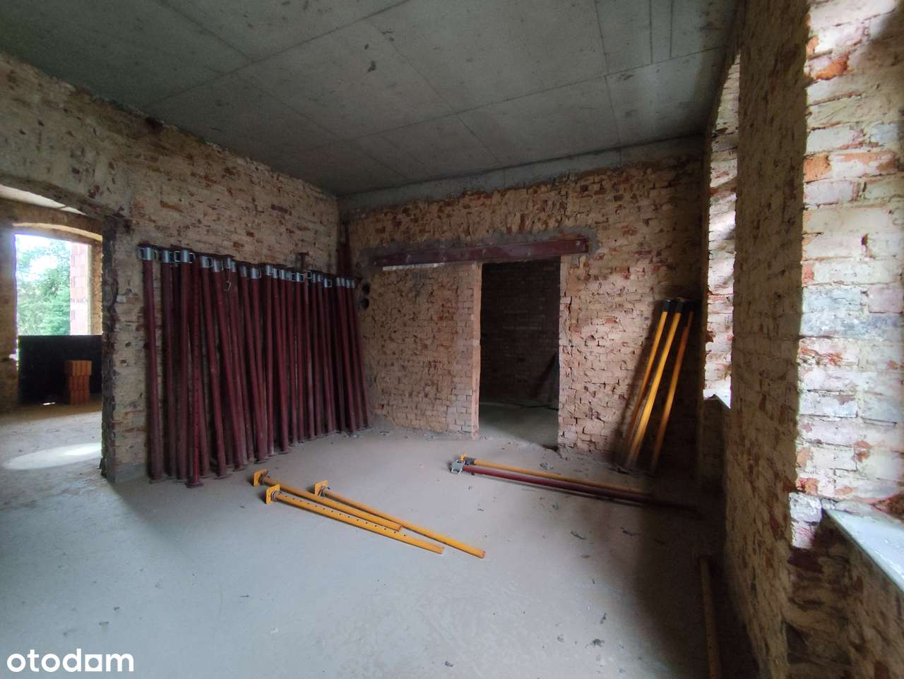 Kamienica 765 m2, działka 873 m2, stan surowy otwarty, stropy żelbeton-2