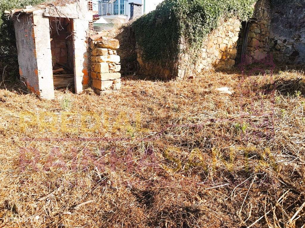 Moradia da aldeia para reabilitar-15 Km de Coimbra-15
