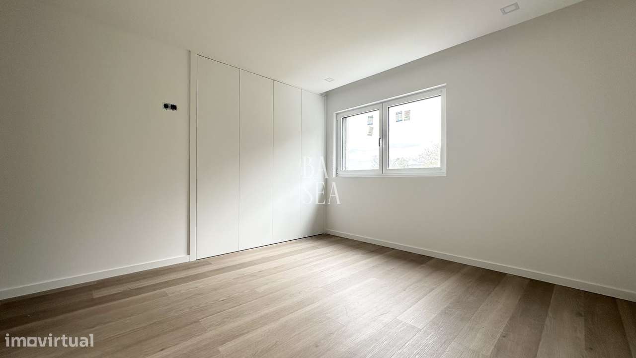 Moradia nova  de gaveto com 3 suítes em Lanhoso Póvoa de Lanhoso-19