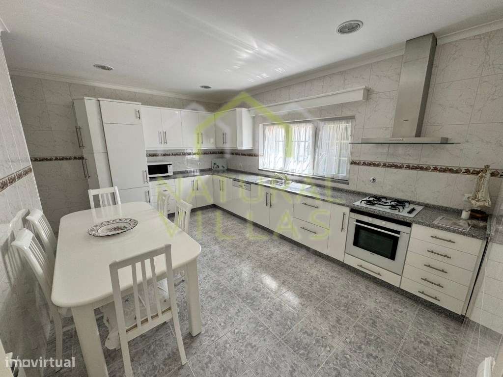 Moradia T5 com Piscina e Garagem em Resende, Viseu - Grande imagem: 5/26