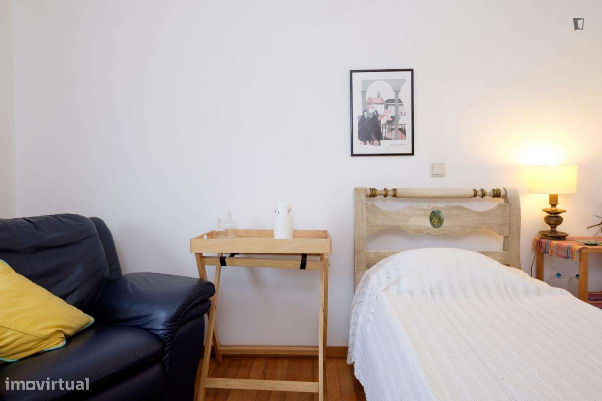 Quarto - localizado em Monte Formoso Coimbra - Grande imagem: 5/9