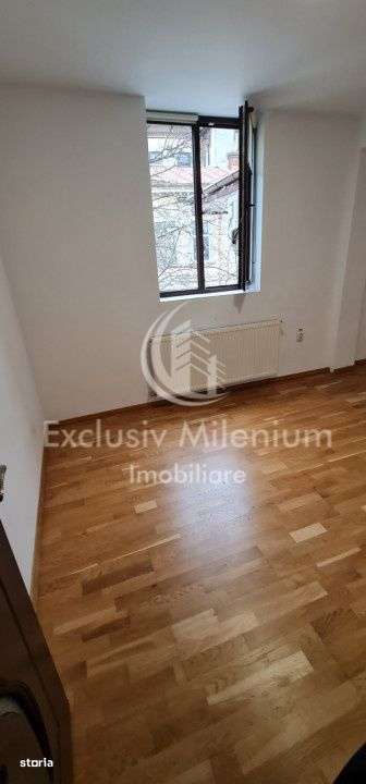 Spatiu Birouri Vila /Casa Piata Victoriei Sevastopol Medicala Parcare - Imagine principală: 5/9