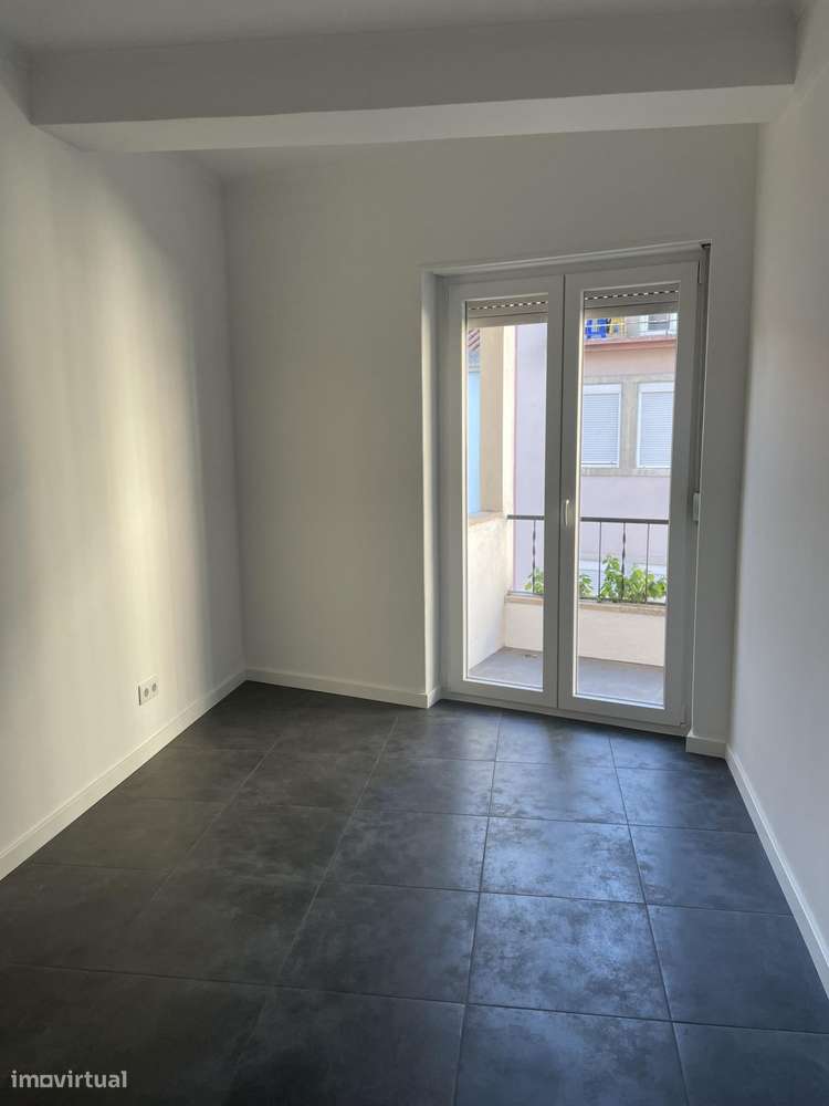 T1 luminoso em Arroios prédio com elevador-5