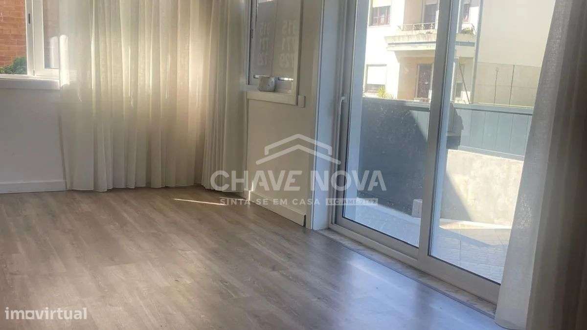 Moradia V4 Totalmente Remodelada em Águas Santas - Grande imagem: 4/32