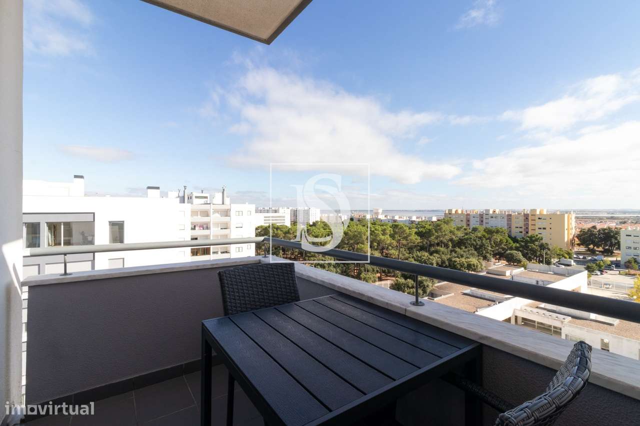 Apartamento T2 com Varanda, Vista Desafogada, Parqueamento e Arrecadaç - Grande imagem: 3/30