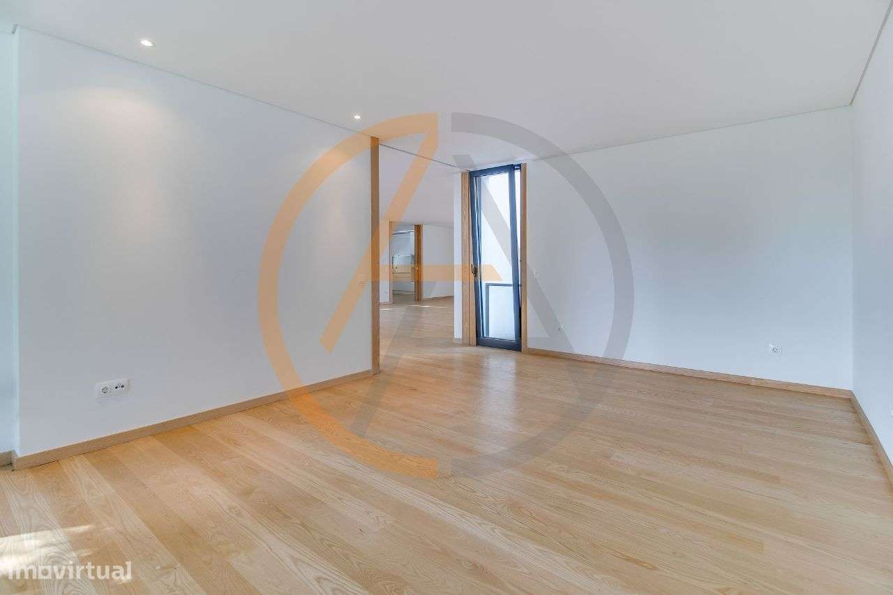 Moradia T4 Nova com Piscina | Foz do Douro-21