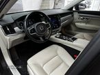 Volvo V90 2.0 T8 Momentum AWD Geartronic - 14