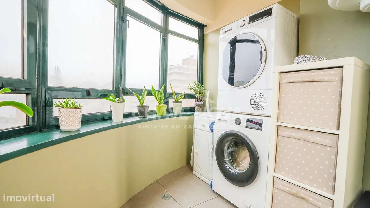 T2 Renovado c/ Lugar de Garagem na Alameda Jardins da Arrábida-9