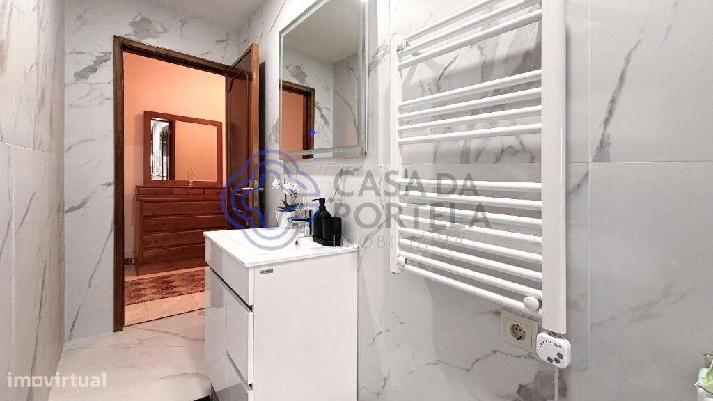 Apartamento T3 com garagem a 450m do Metro Santo Ovídio - Grande imagem: 4/24