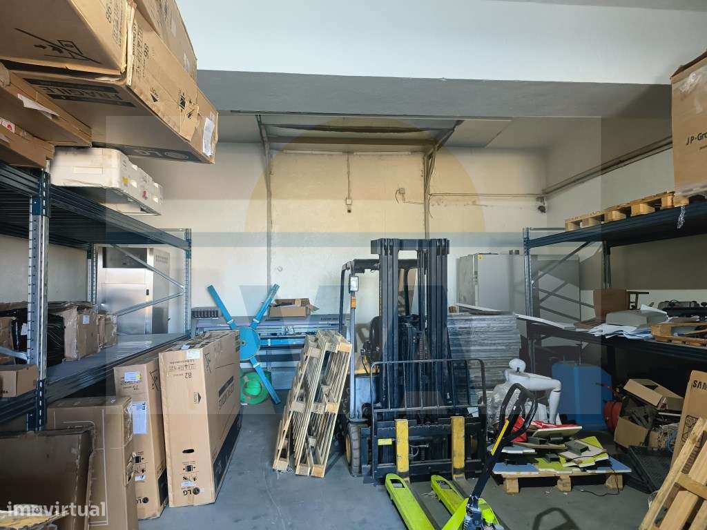 Armazém para Venda em São João da Talha - Excelente Oportunidade às... - Grande imagem: 5/25