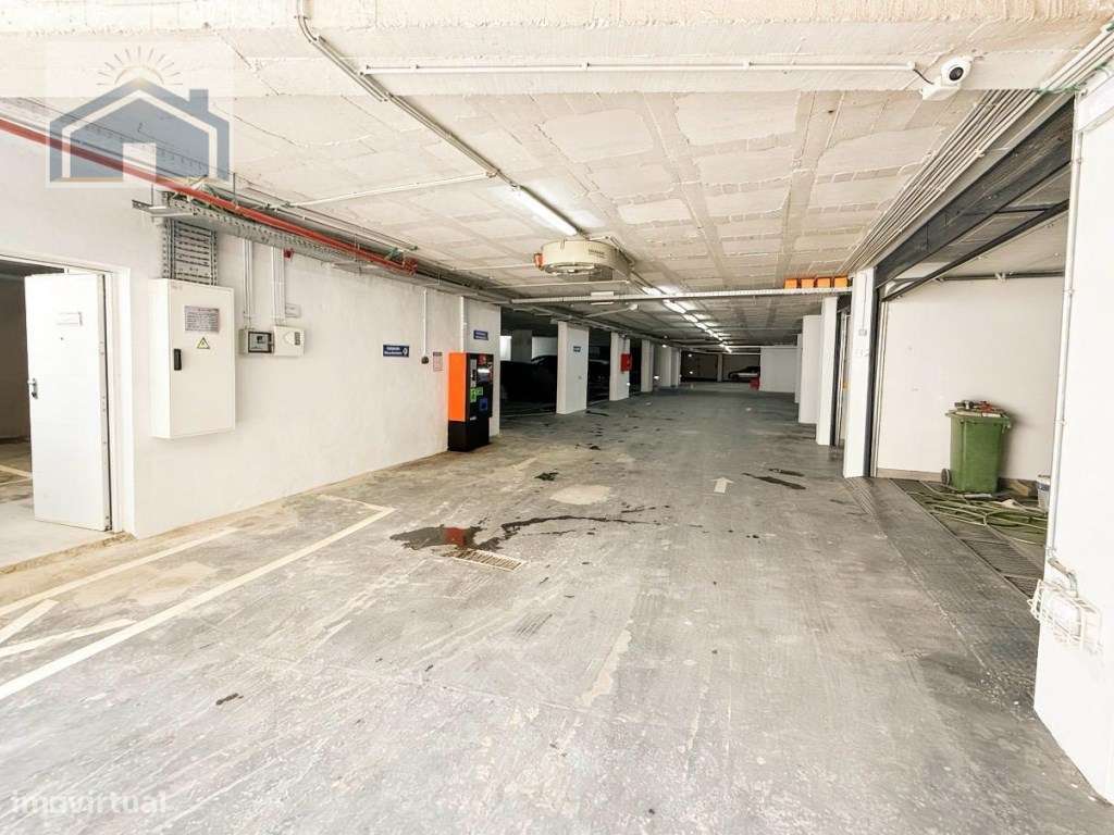 Parque de Estacionamento Automatizado 24h no Centro de Lagos-20