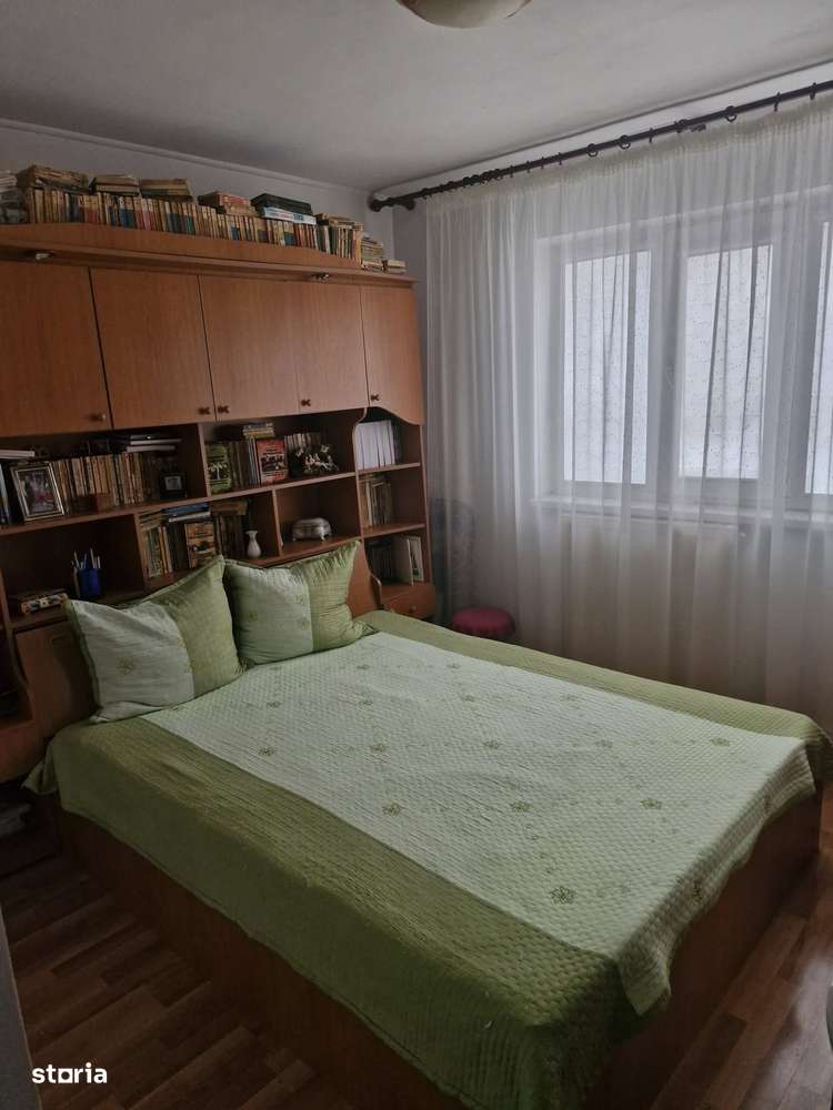 Apartament 3 camere- Zona Sud - 45 mp - 50000 euro  negociabil - Imagine principală: 5/7