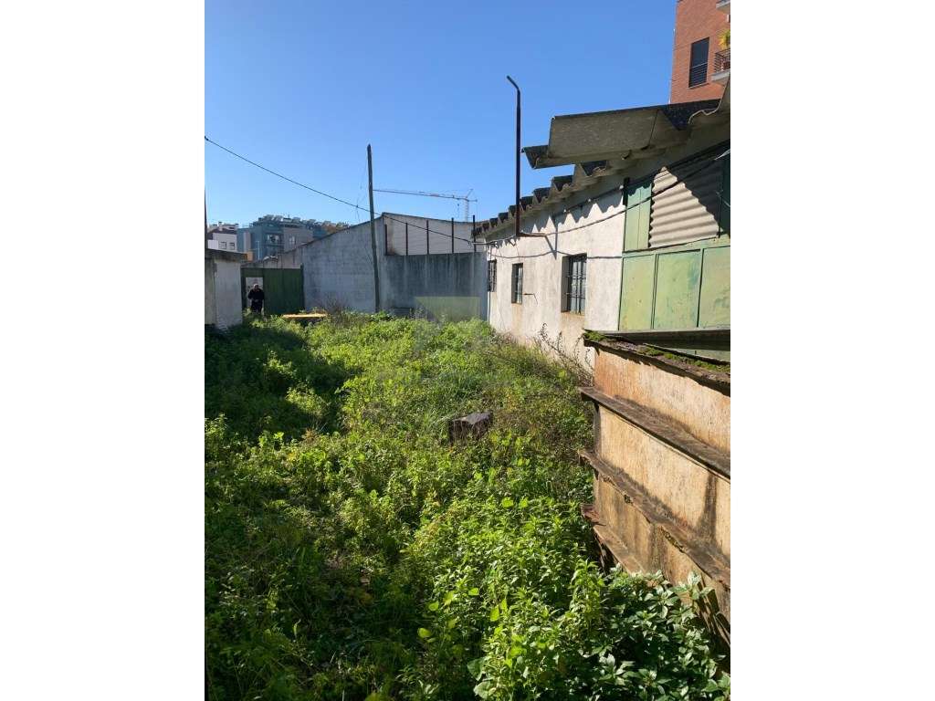 Terreno Urbano no Centro do Montijo para Prédio de 4 Andares-13