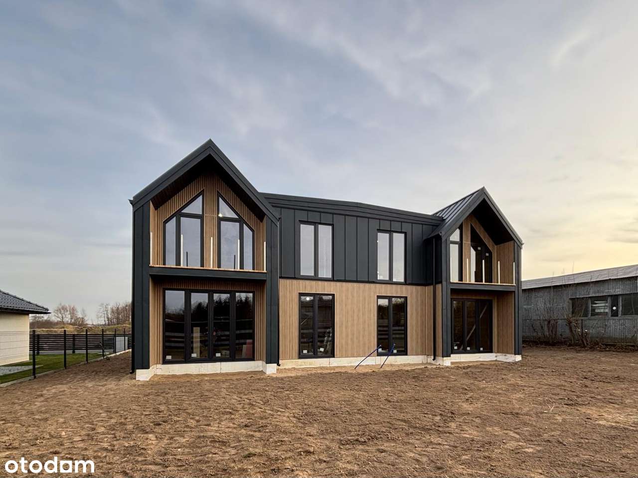 Nowoczesny dom w zabudowie bliźniaczej -Niekłonice - Pełny obrazek: 4/13