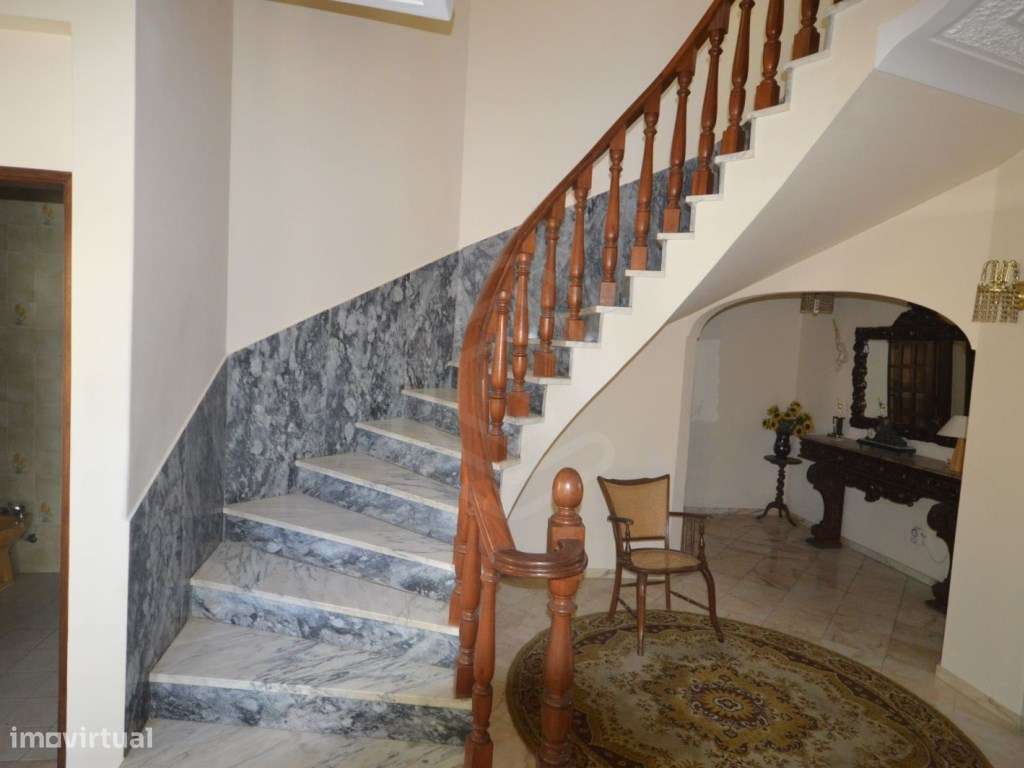 Moradia V4 a pouco minutos do centro da cidade de Loulé, Algarve - Grande imagem: 3/38