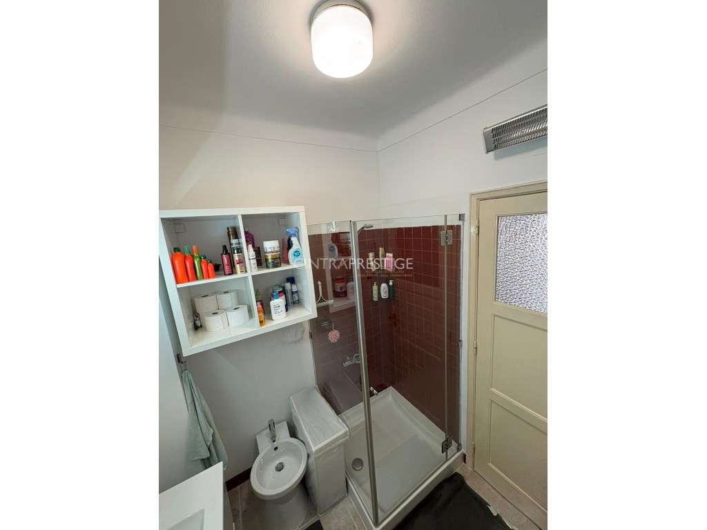 Apartamento T2 Remodelado com Varanda - Odivelas-Olival de Basto-14