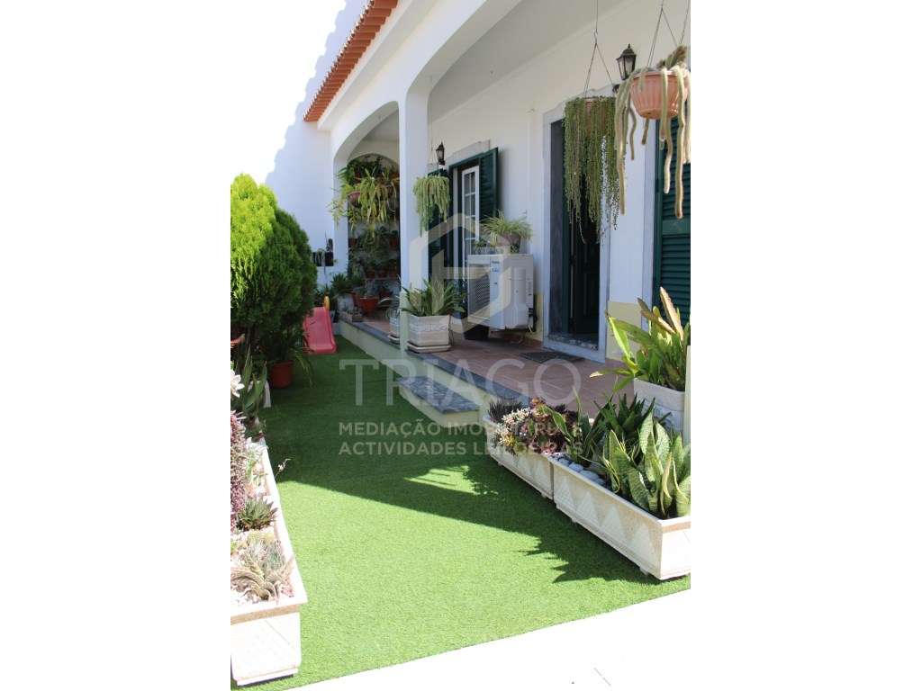 Fantástica Moradia T4 mais Escritório com Garagem-2