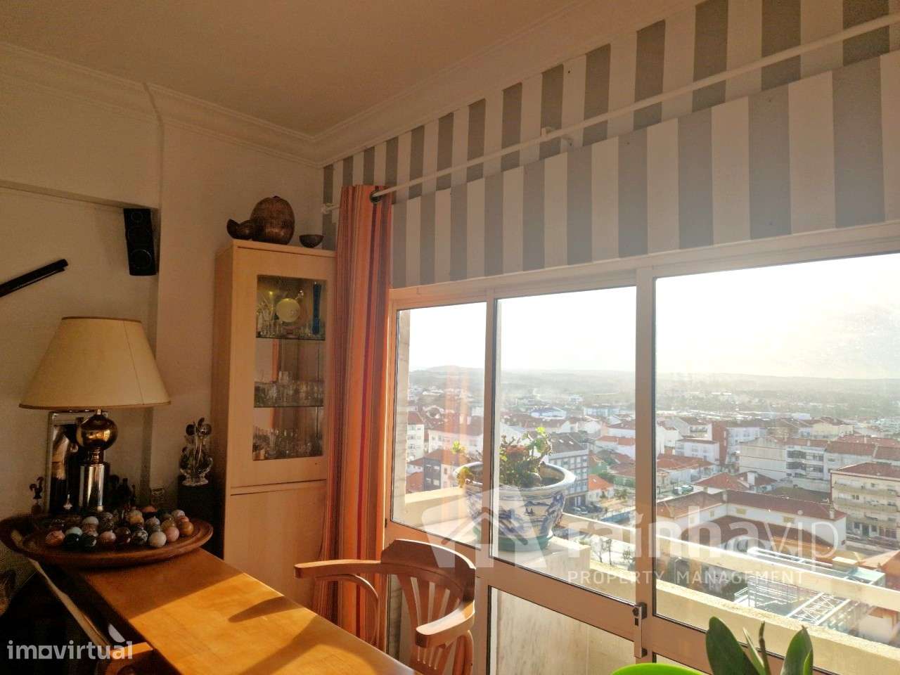 Apartamento T3 com lugar de estacionamento - centro Caldas da Rainha - Grande imagem: 4/34