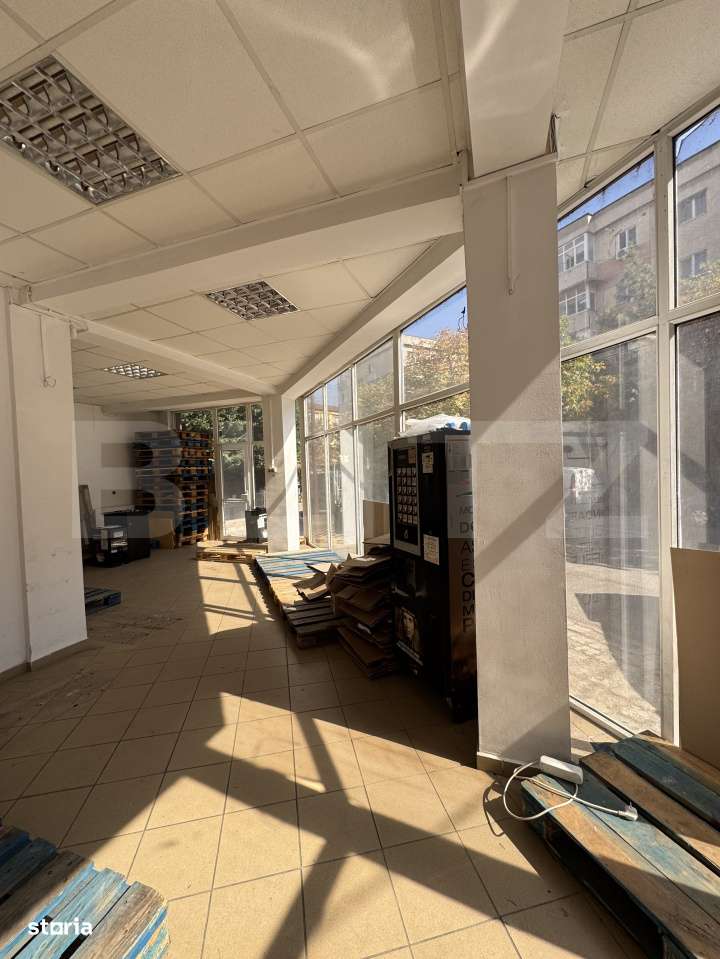 Spatiu comercial 121 mp, vitrina, 1 Mai - Imagine principală: 2/12