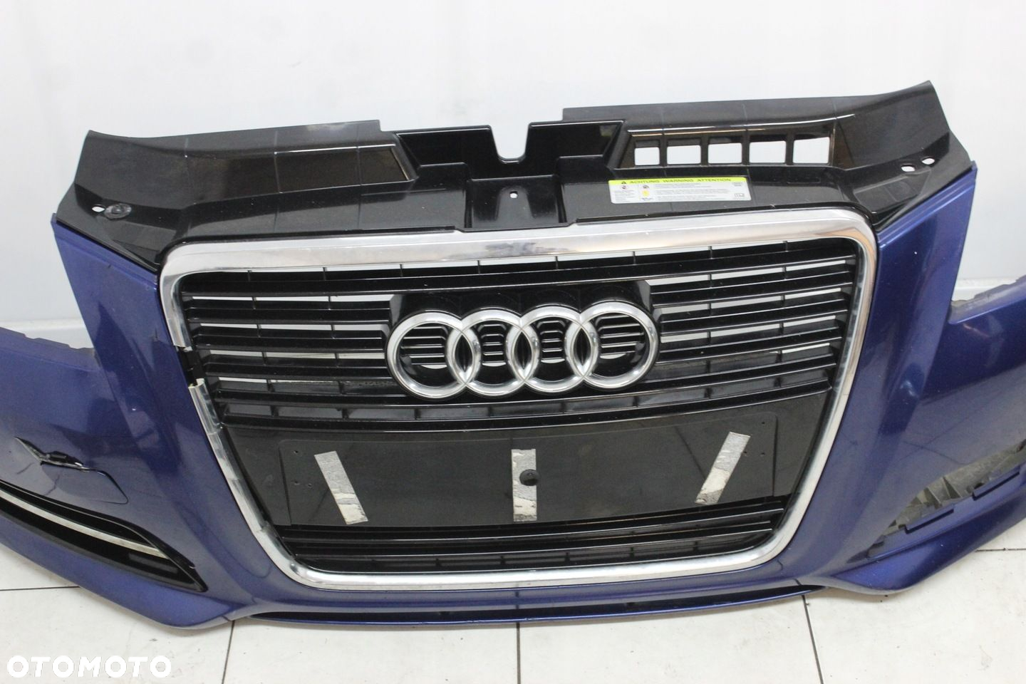 AUDI A3 II 8P LIFT 2008R- ZDERZAK PRZÓD PRZEDNI GRILL LX5Q - KOD LAKIERU - 3