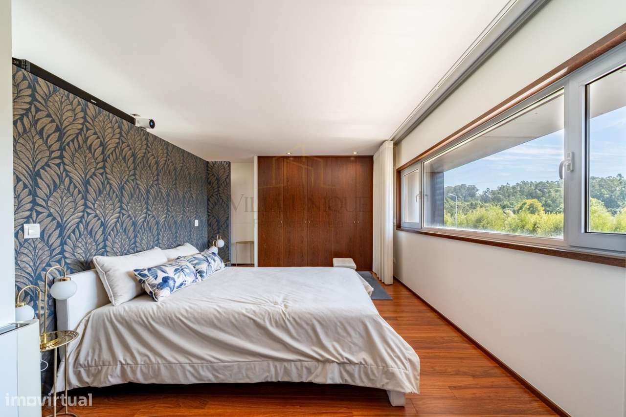Moradia Geminada T3 com Suite, Jardim de Inverno, Garagem Fechada...-19