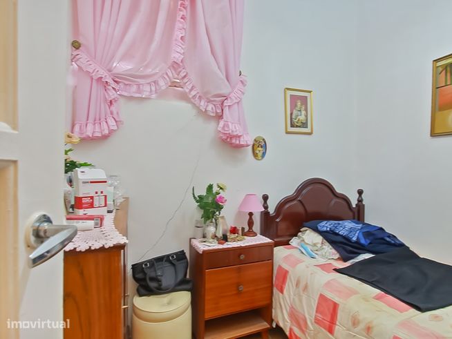 Prédio Típico para Reabilitar em Alfama com Vista Rio e Potencial d...-35