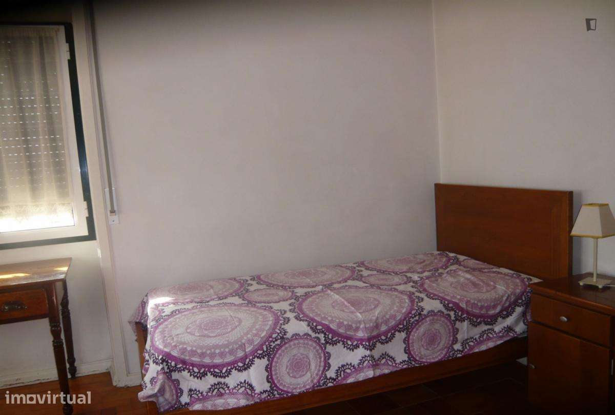 Quarto - localizado em Montes Claros Coimbra - Grande imagem: 3/14