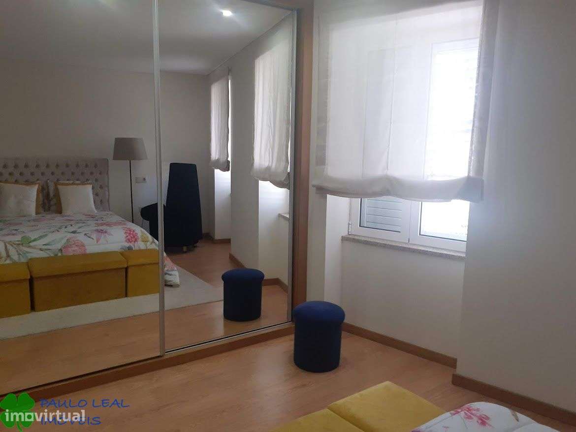 moradia com jardim e terreno com arvores fruto e cultivo - Grande imagem: 5/17