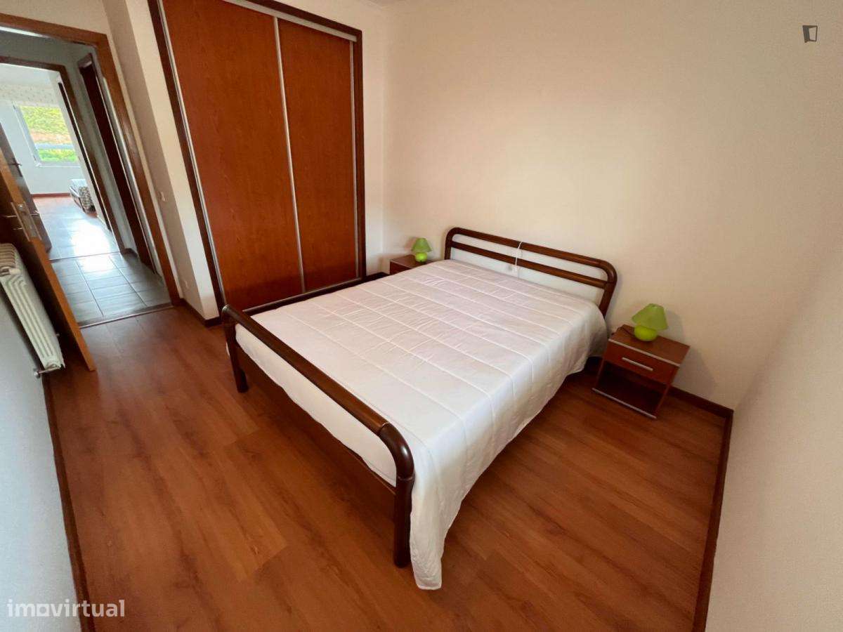 Apartamento com 2 quartos - localizado em Braga - Grande imagem: 5/5