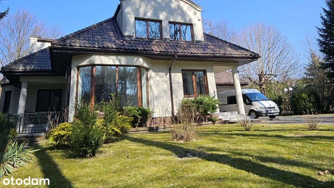 Dom 450 m2 otoczony starodrzewiem-0