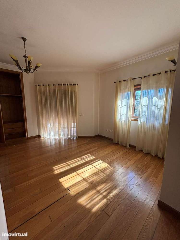 Imóvel de banco : apresente-nos a sua e-23