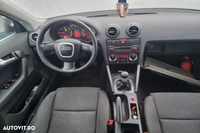 Dezmembrez Audi A3 8P facelift  motor 1.9tdi  105 cp BLS dezmembrari cutie de viteze automata turbina - 5