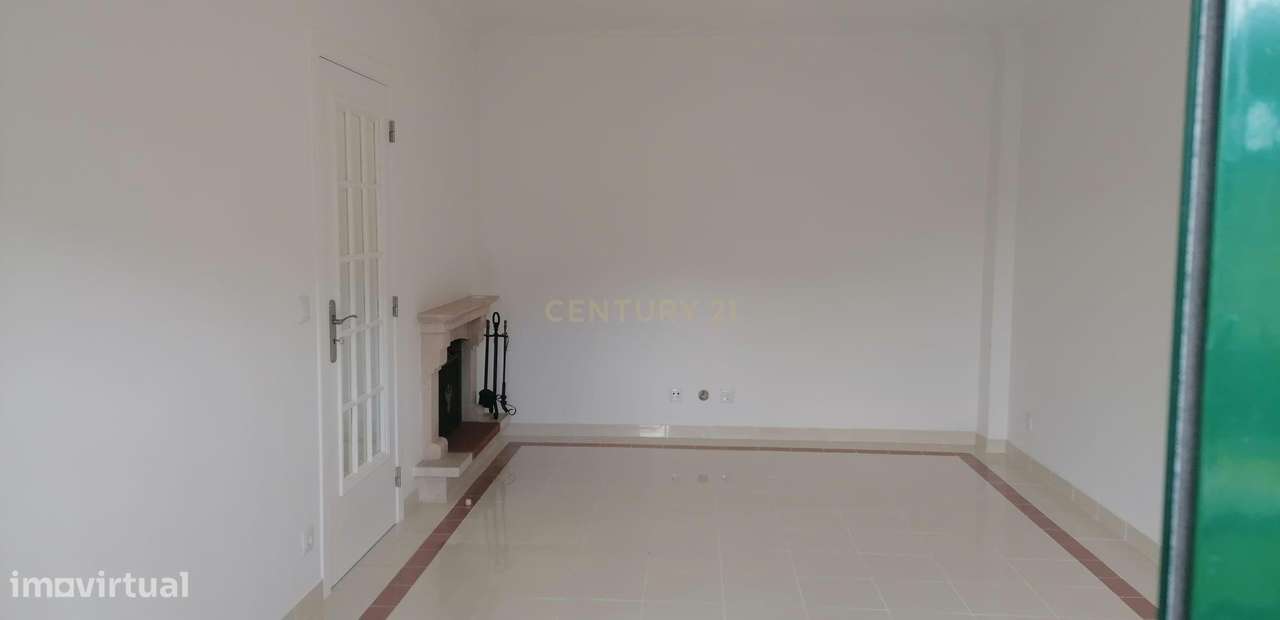 Apartamento de 4 Assoalhadas com Vista sobre o Parque da Paz situado n-9