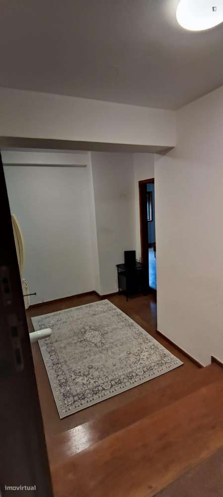Quarto - localizado em Campanhã Porto - Grande imagem: 3/6