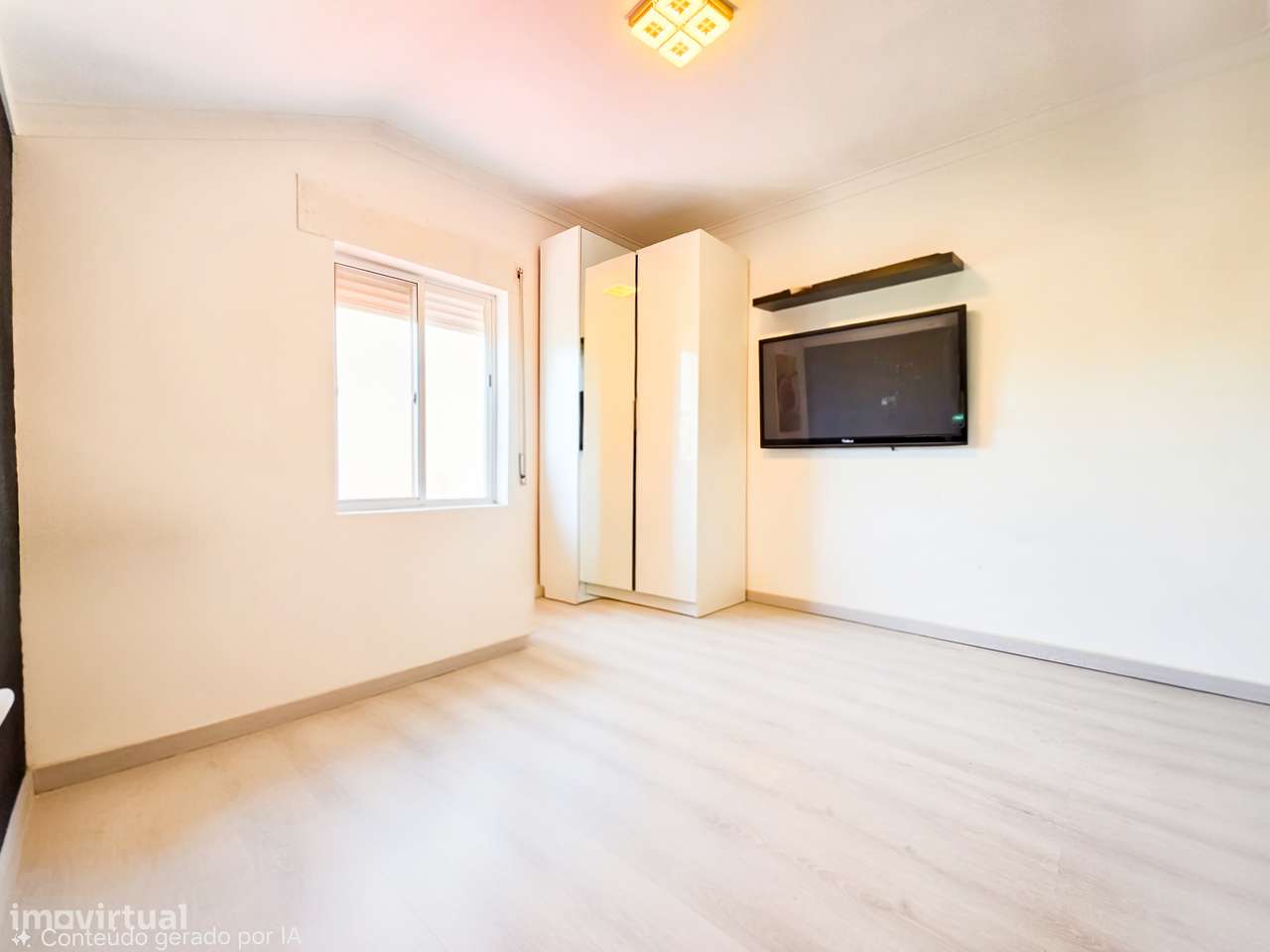 Moradia Isolada T4 com um Quarto no R/C-18