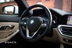 BMW Seria 3 330i xDrive Sport Line - 25