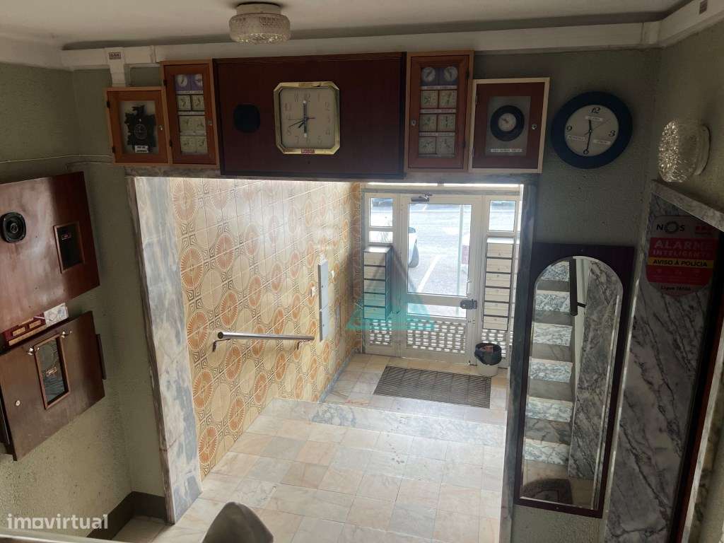 Apartamento T3 Semi-Remodelado na Arrentela 2º andar-16