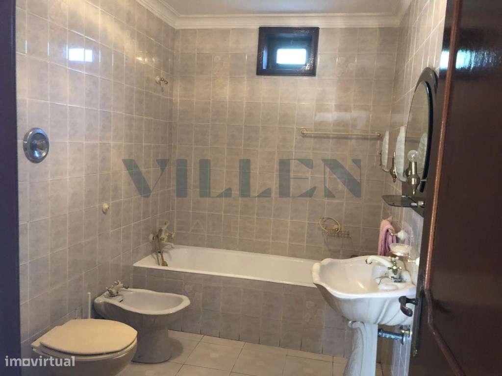 Moradia Geminada T2 em Pedroso Espaço, Natureza e Potencial!-7