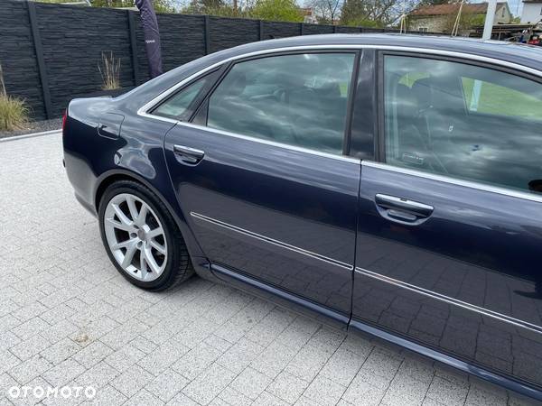 Audi A8 4.2 Quattro - 16