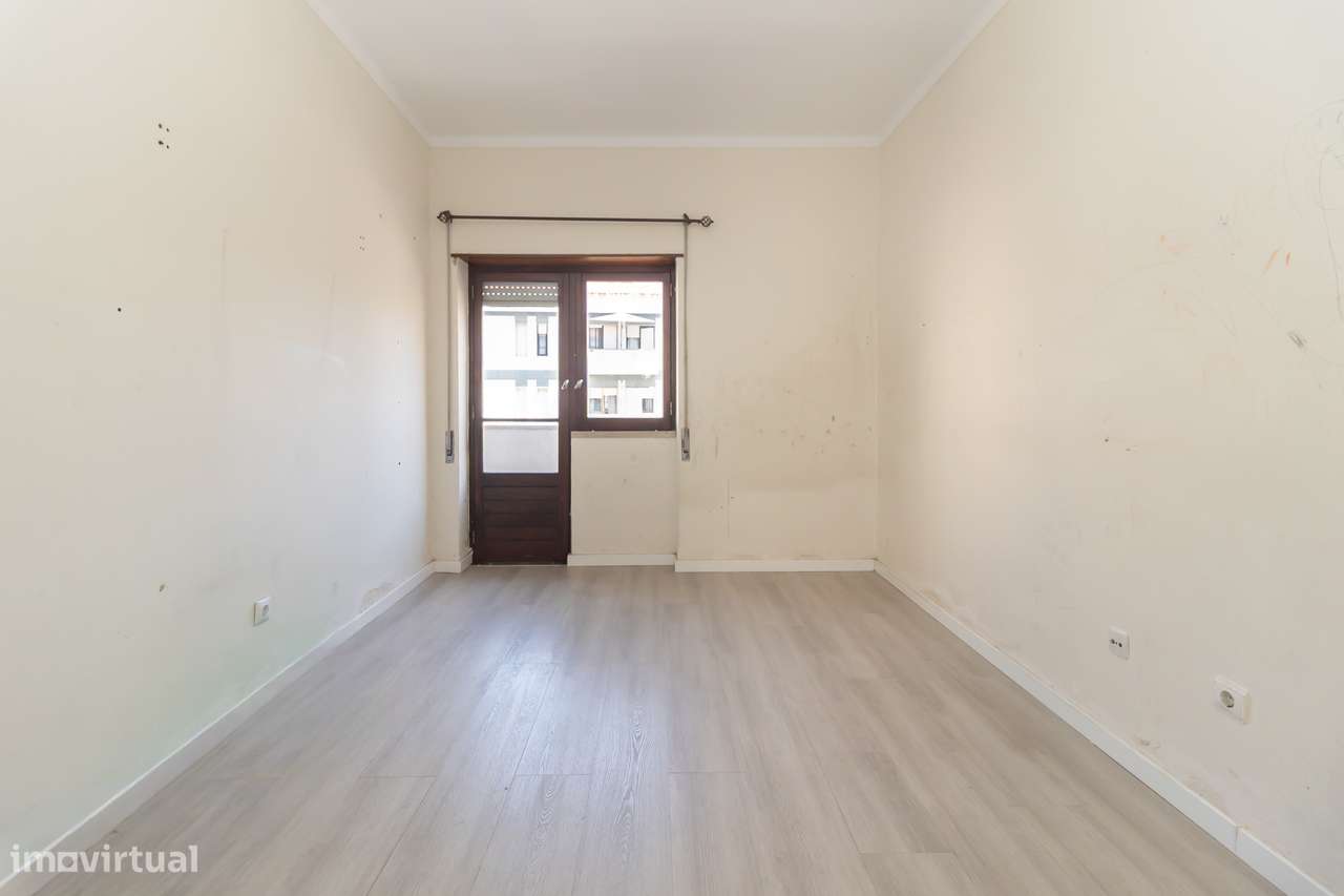 Apartamento de 4 assoalhadas na Amora-7