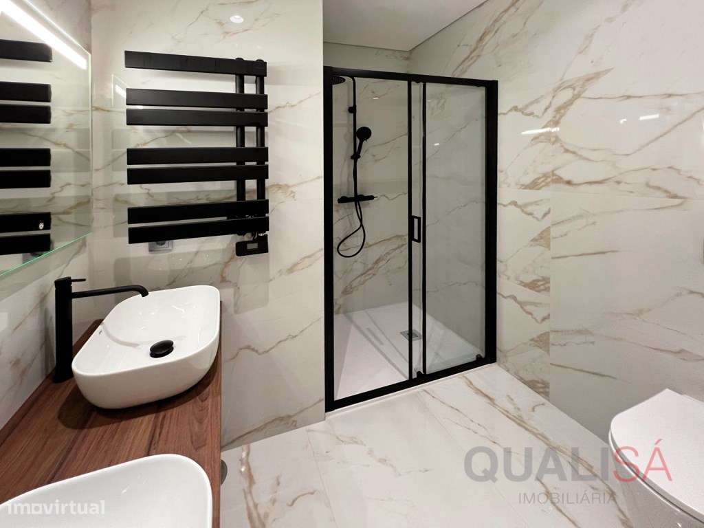 Apartamento T4 novo com logradouro e garagem em S. Vicente no centr...-20