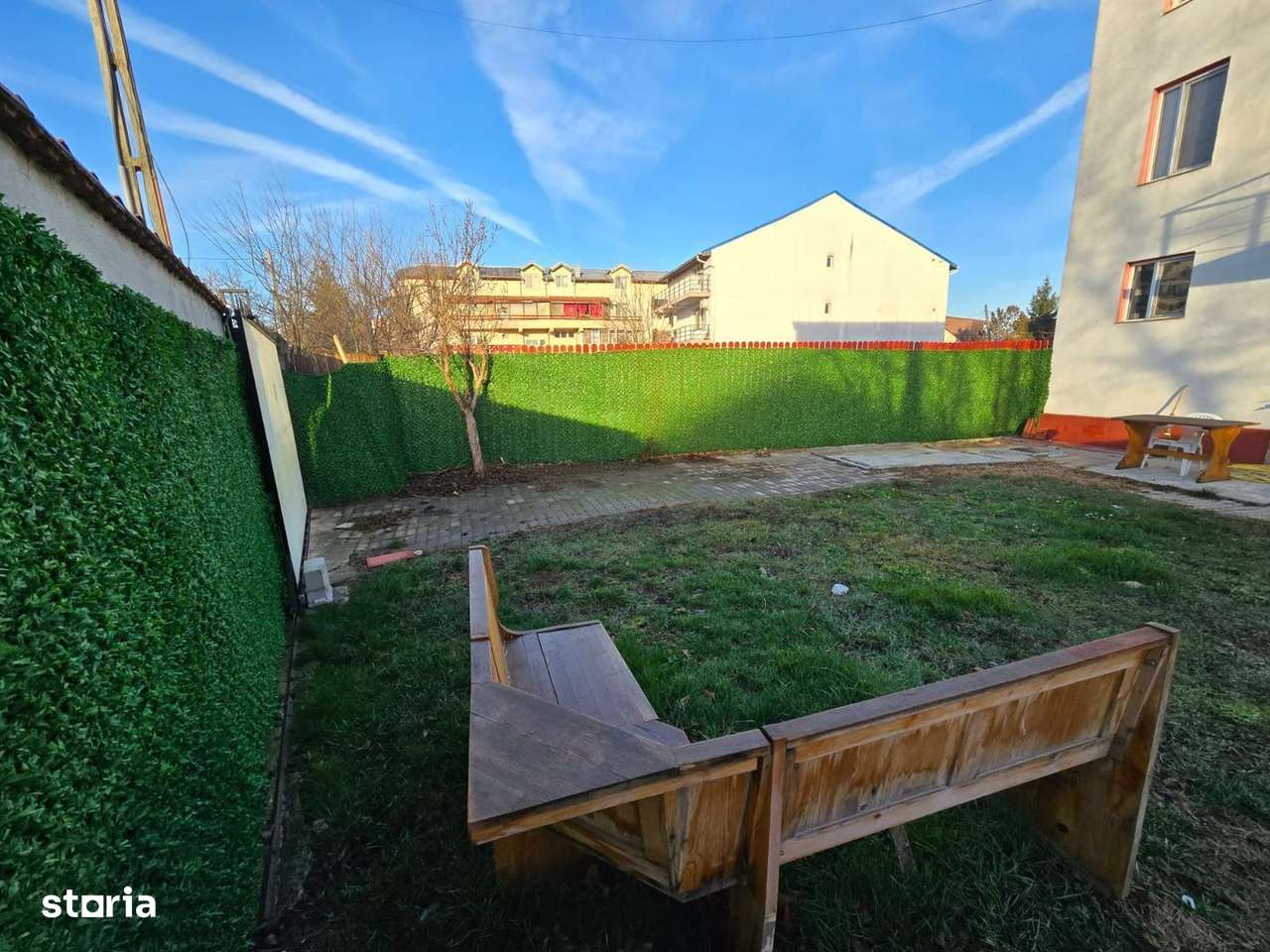 Vila P+1+M 6 camere 3 bai Sos Oltenitei - Restaurant Yvi's - Imagine principală: 2/15