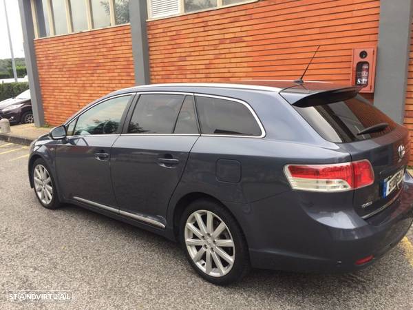 Toyota Avensis SW 2.2 D-4D Sol+P.Multim AT - 13